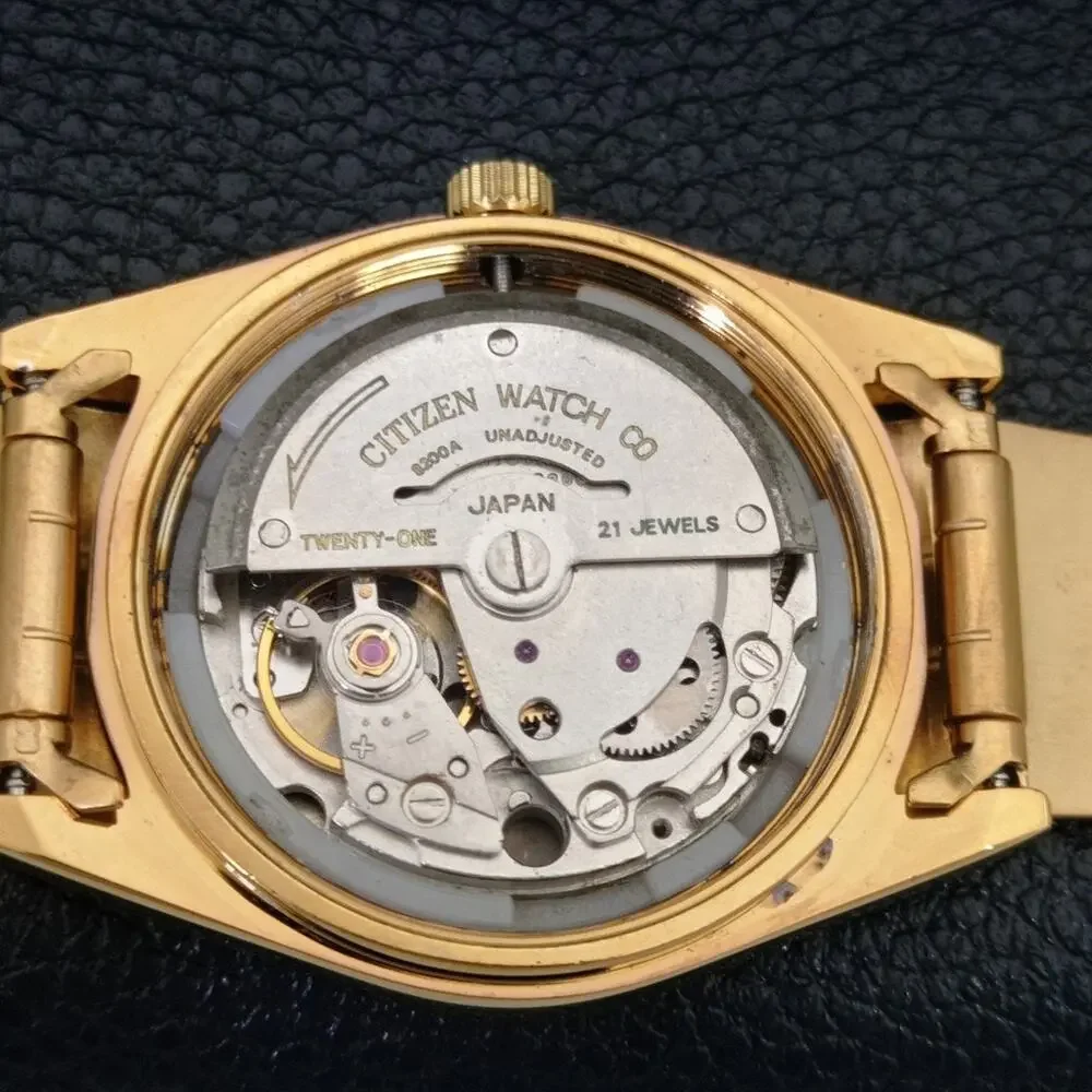 Vintage 1975 Citizen Automatic Mens Gold Watch W/daydate & Black accents